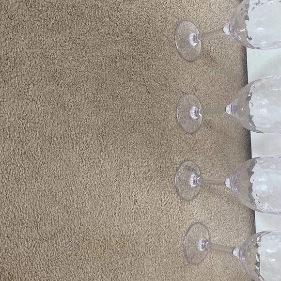 Plastic wine glasses set of 4 - Picture 4 of 6